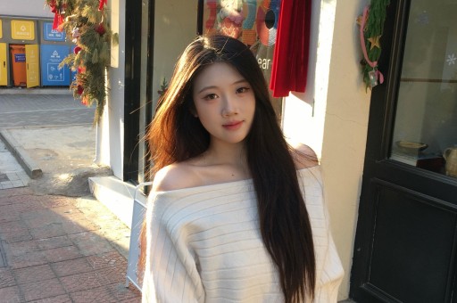 斗鱼女主播忘关摄像头私密画面流出！虚假人设彻底翻车